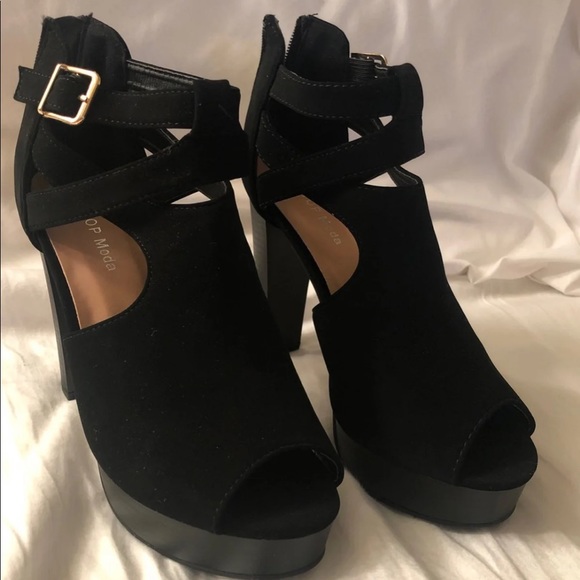 Black heels - Picture 4 of 5